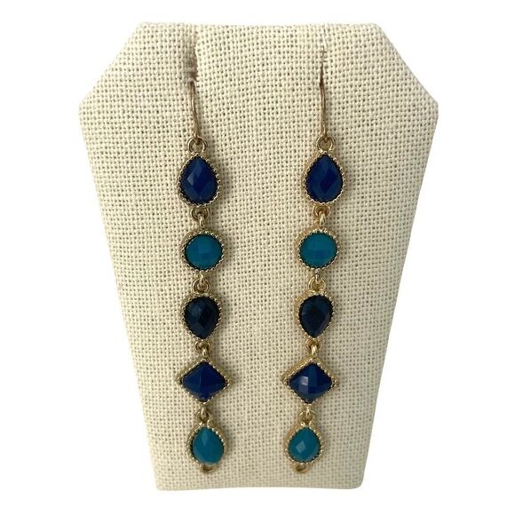 Fashionable Hook Earrings  - Picture 2 of 3